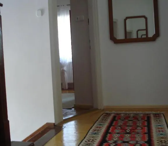 Nobuta Vendeghaz Kismaros